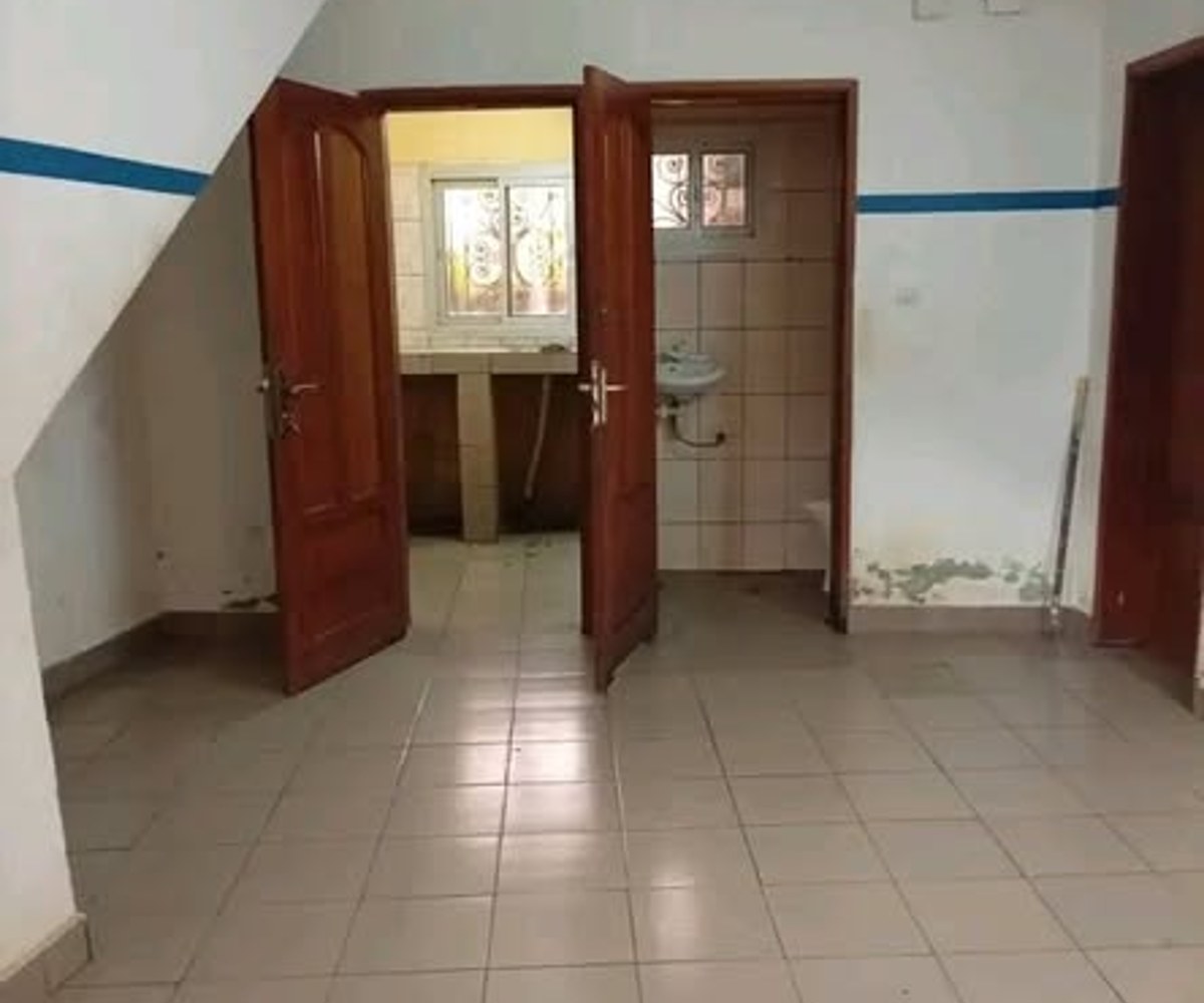Joli studio moderne à Beedi
