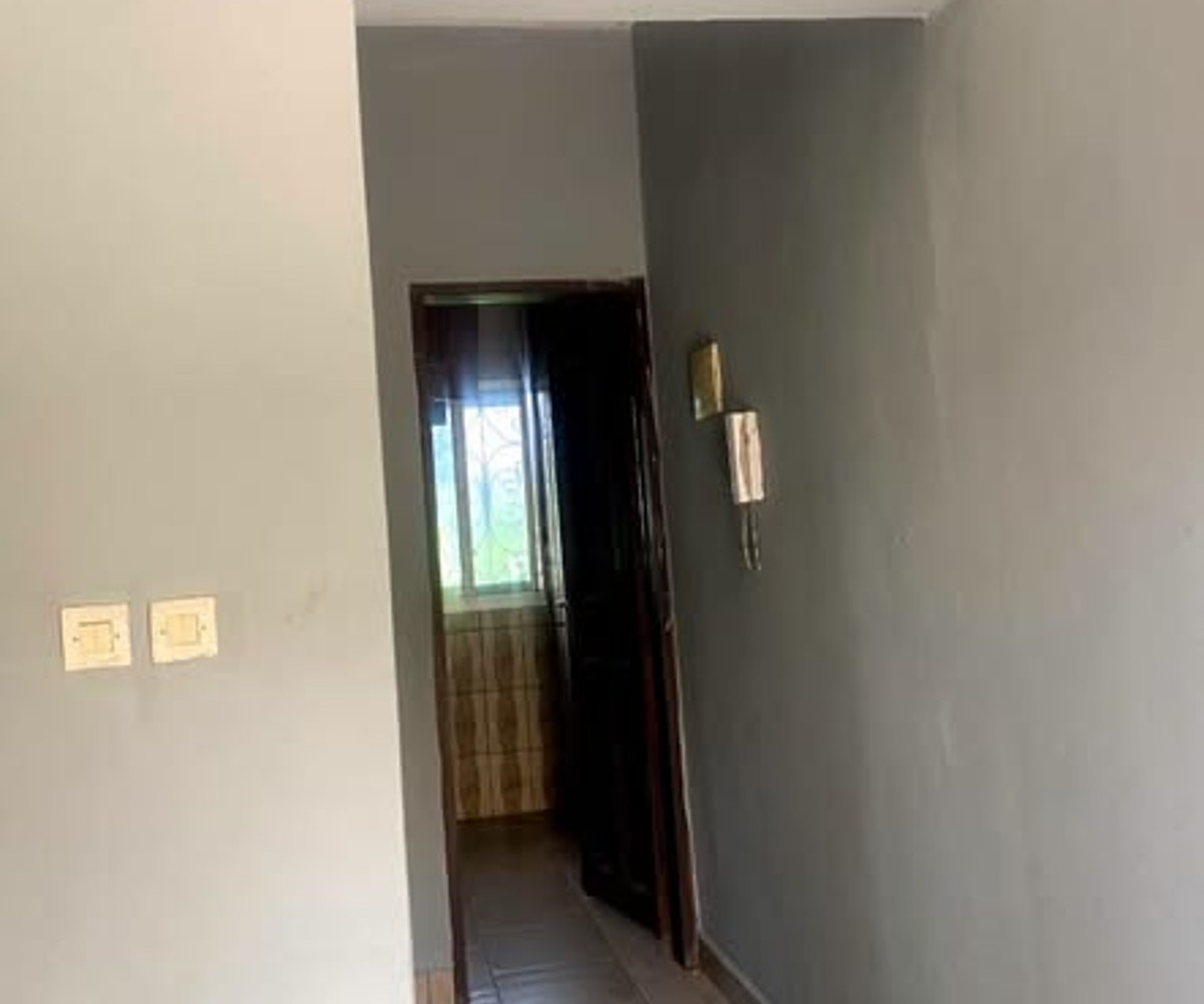Studio moderne à louer à Mimboman Maetur