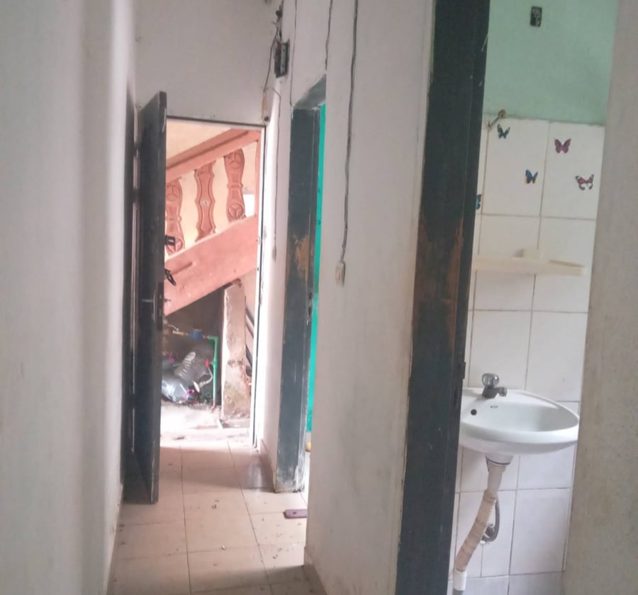 Vaste chambre moderne à louer à Obobogo