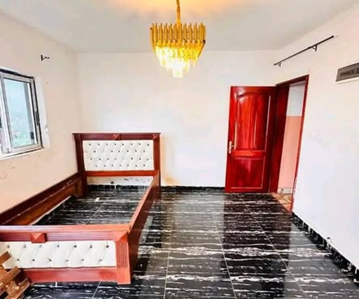 Chambre moderne à Bonamoussadi Santa Lucia