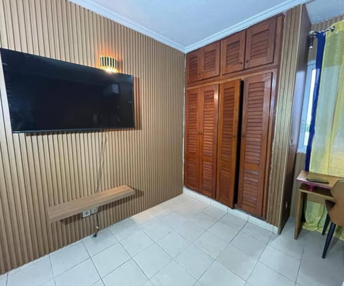Chambre meublée à Akwa - 20 000 FCFA/nuit