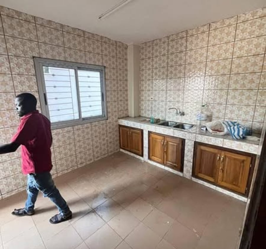 Appartement moderne à louer - Fourgerol, Yaoundé