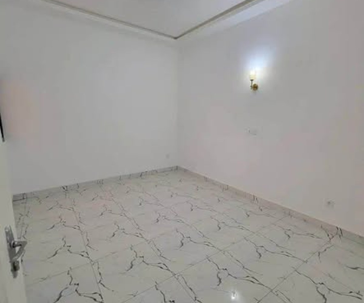 Studio moderne à louer à Efoulan