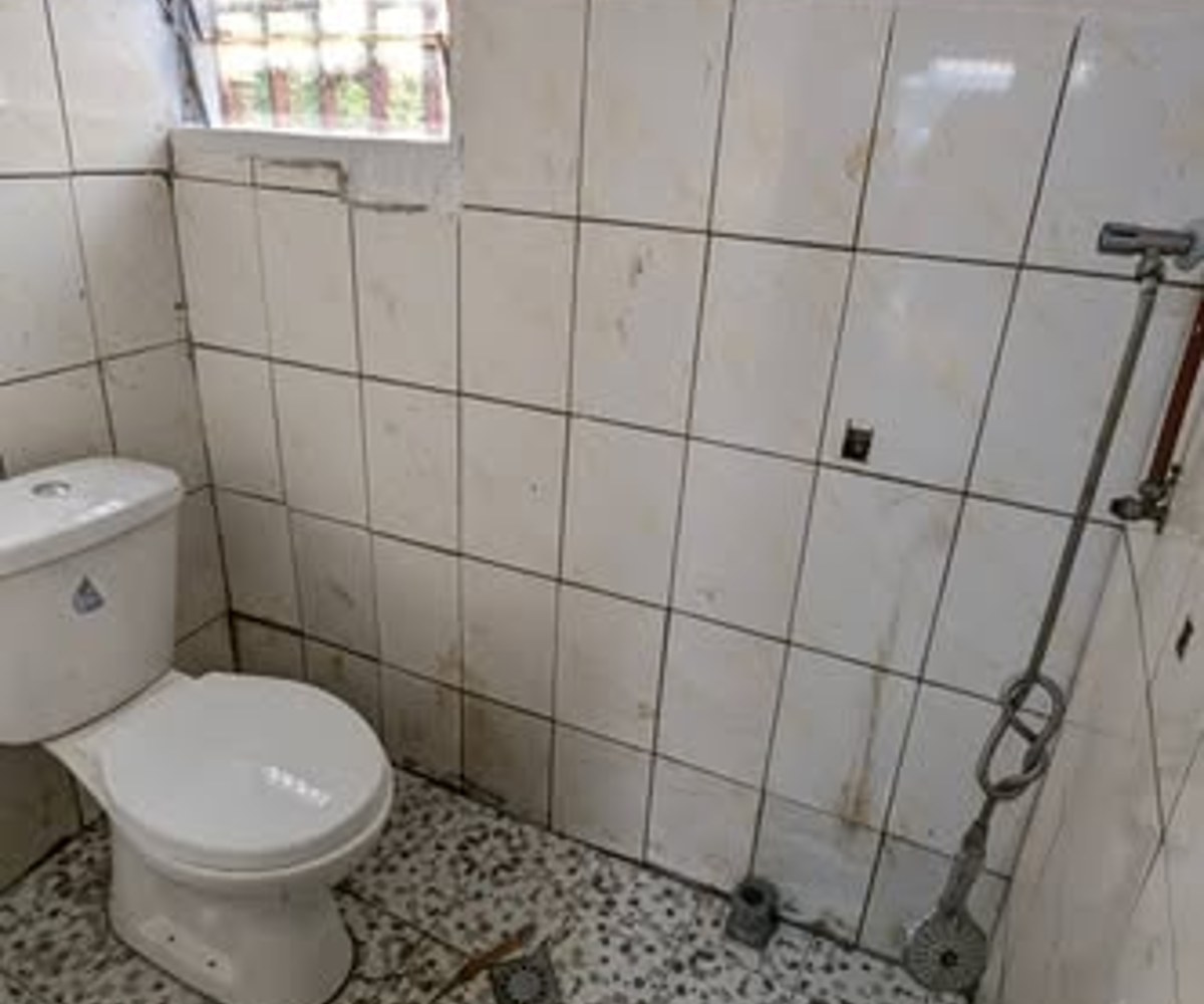 Vaste chambre moderne à Ndogbong