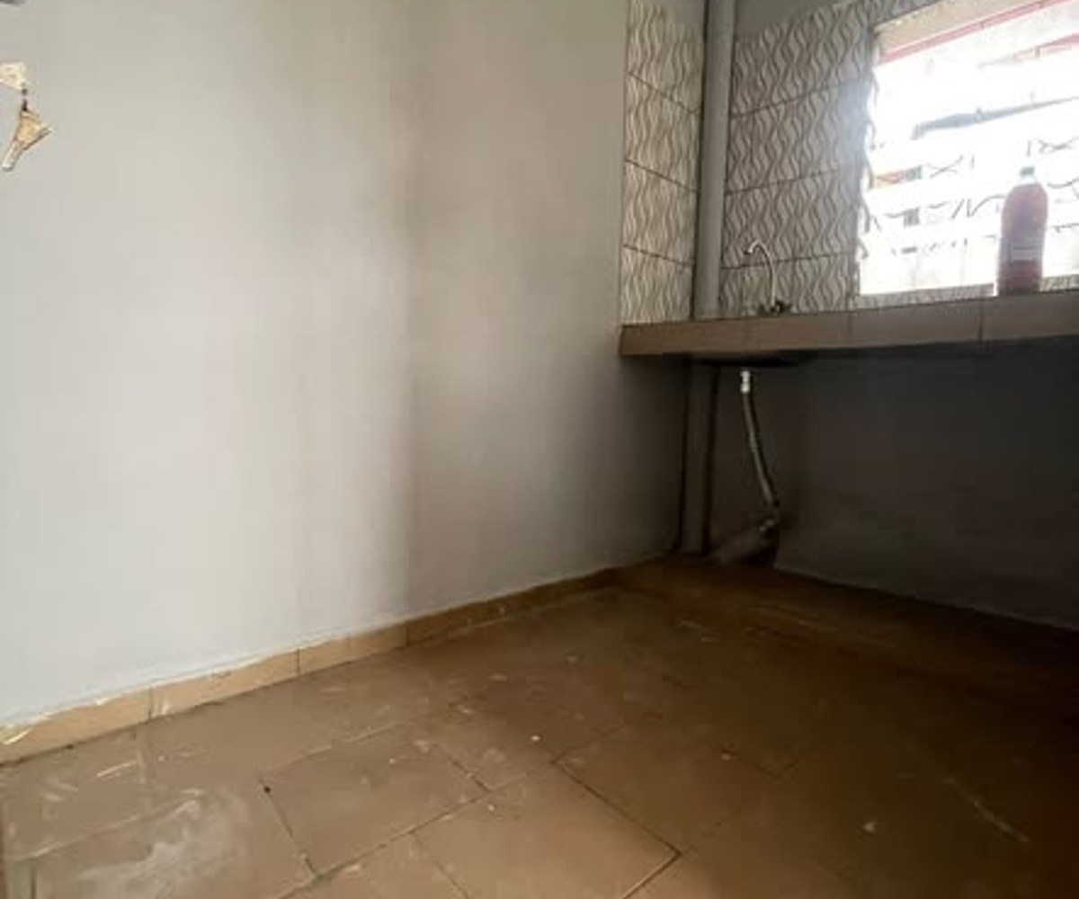 Studio moderne à PK12 à l'étage