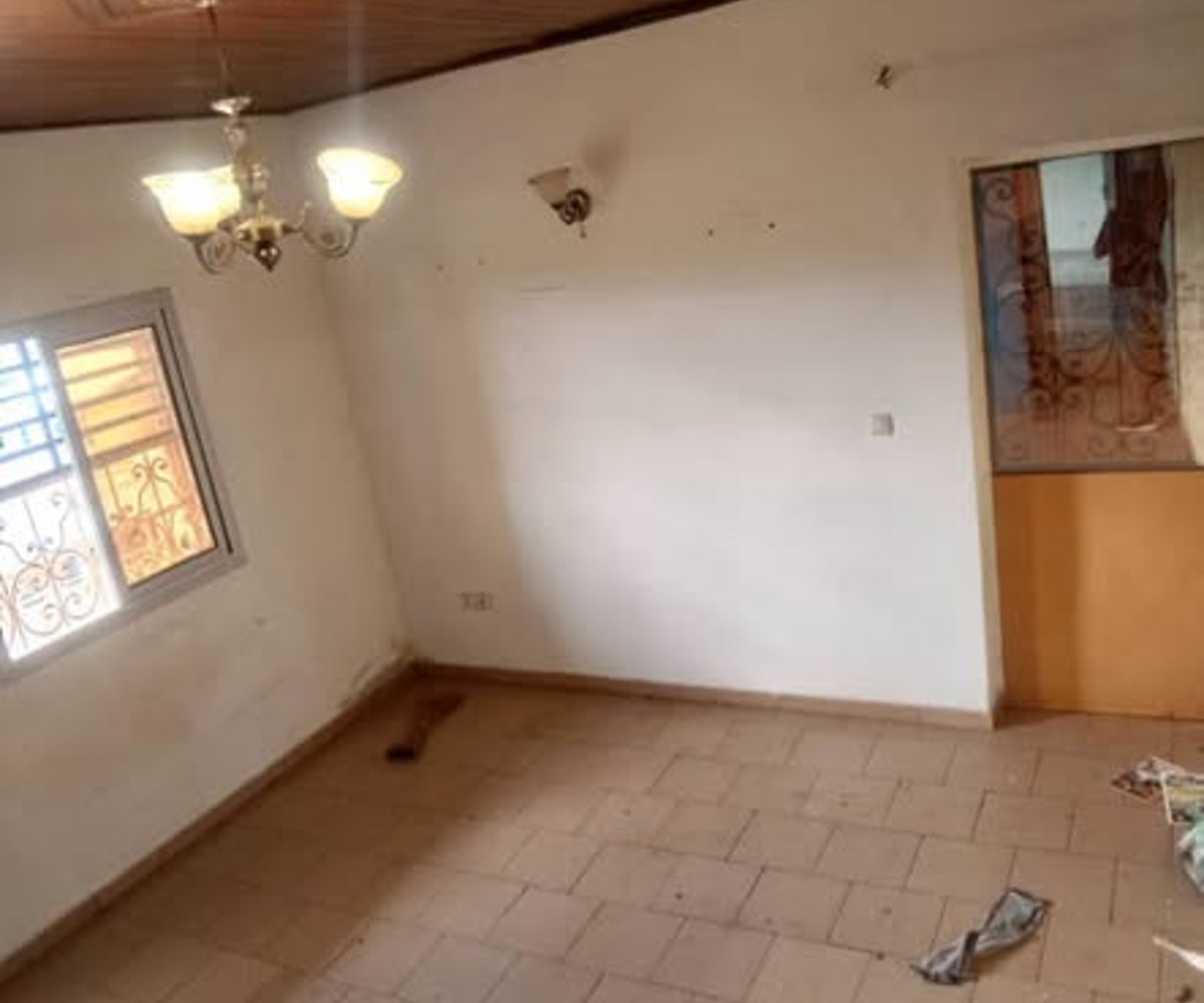 Studio à louer - Essomba, Yaoundé