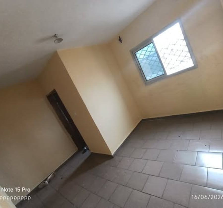 Studio moderne à louer à Bonaberi