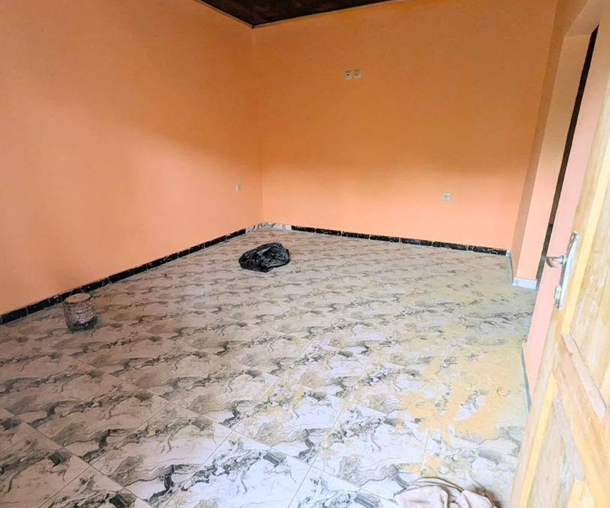 Studio Nouvellement Construit à Nkolfoulou, Yaoundé - 65 000 FCFA