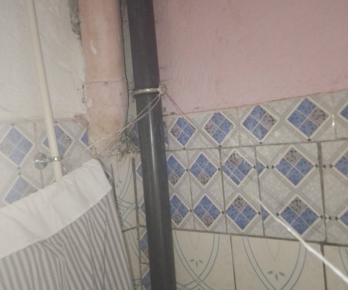 Chambre moderne - Marché Beedi, Douala