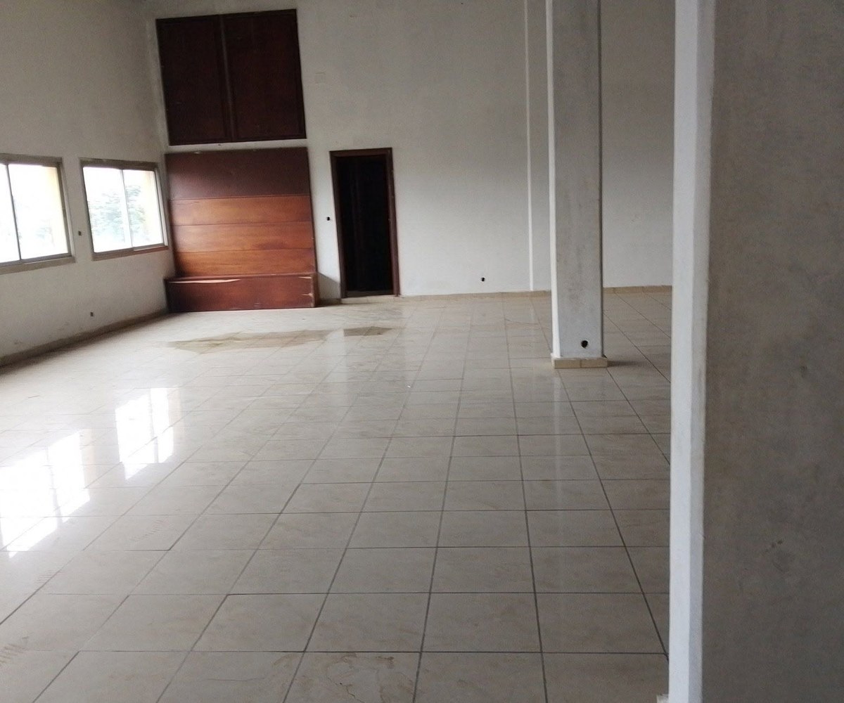 Bureau à louer à Yaoundé Elig-Essono