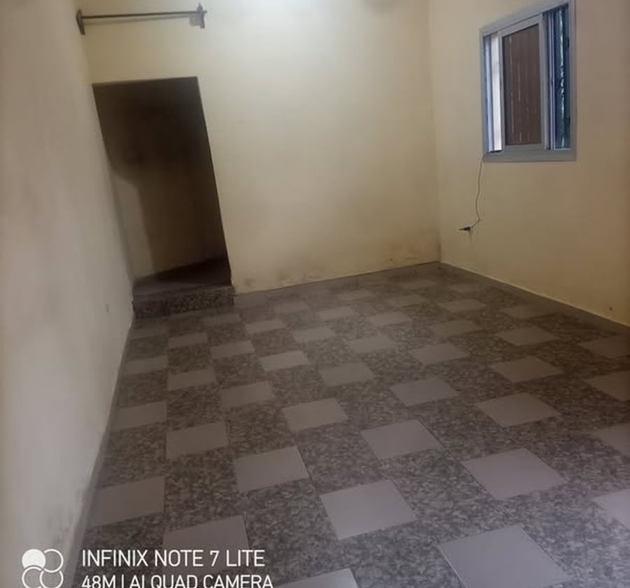 Chambre moderne à louer à Odza Borne 10