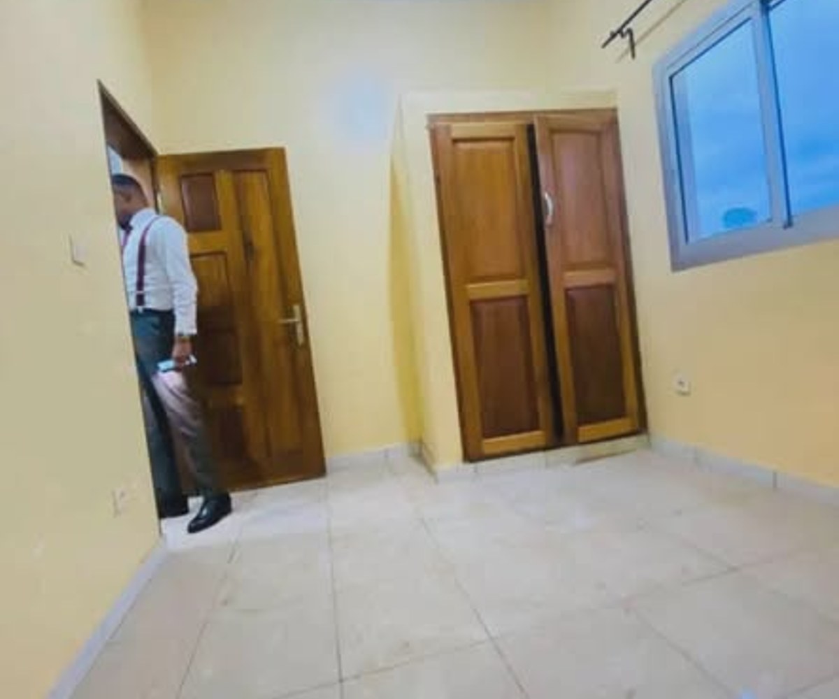 Appartement moderne à Obobogo - 2 chambres, 2 douches, forage