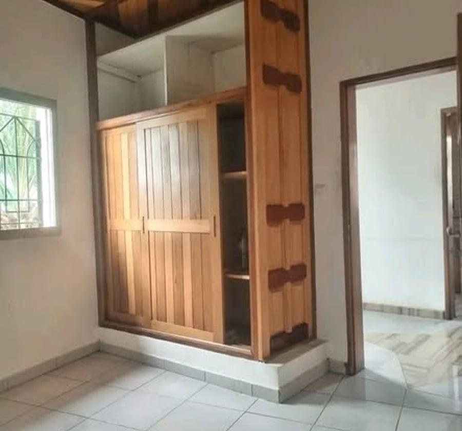 Studio moderne à louer à Ndogbati