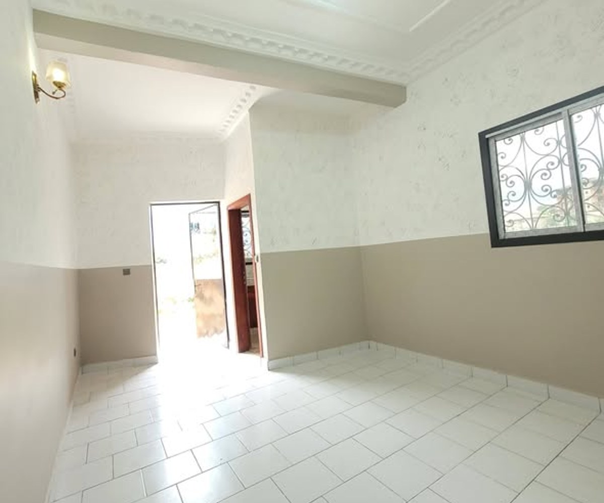 Studio neuf à Simbock Mbalngong - 65 000 XAF/mois