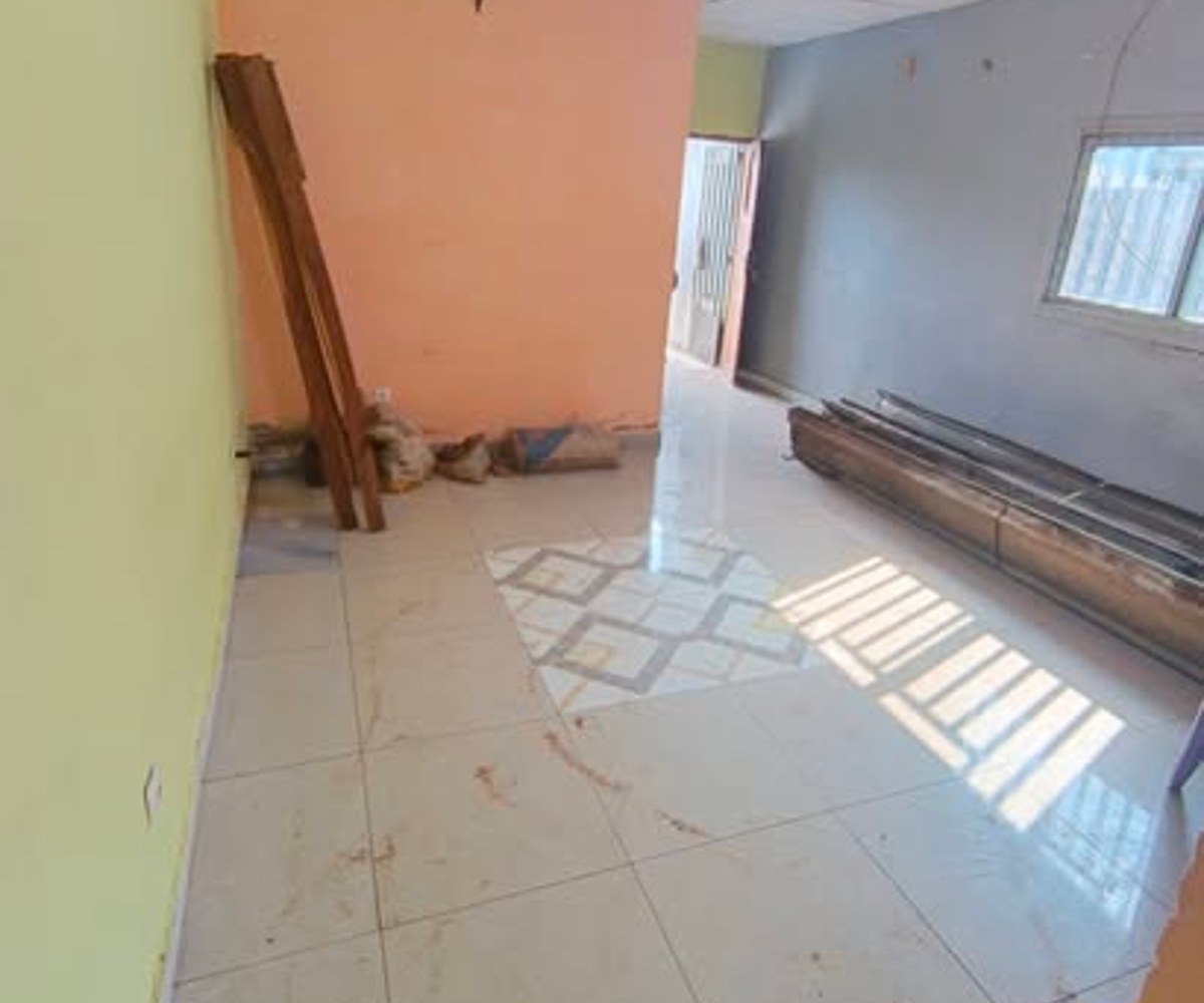 Studio moderne à louer à Efoulan