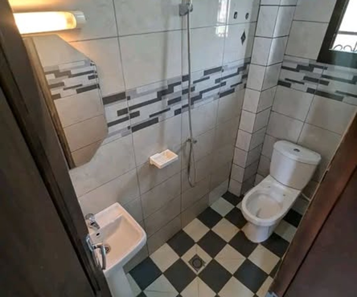 Chambre moderne à louer à Emana