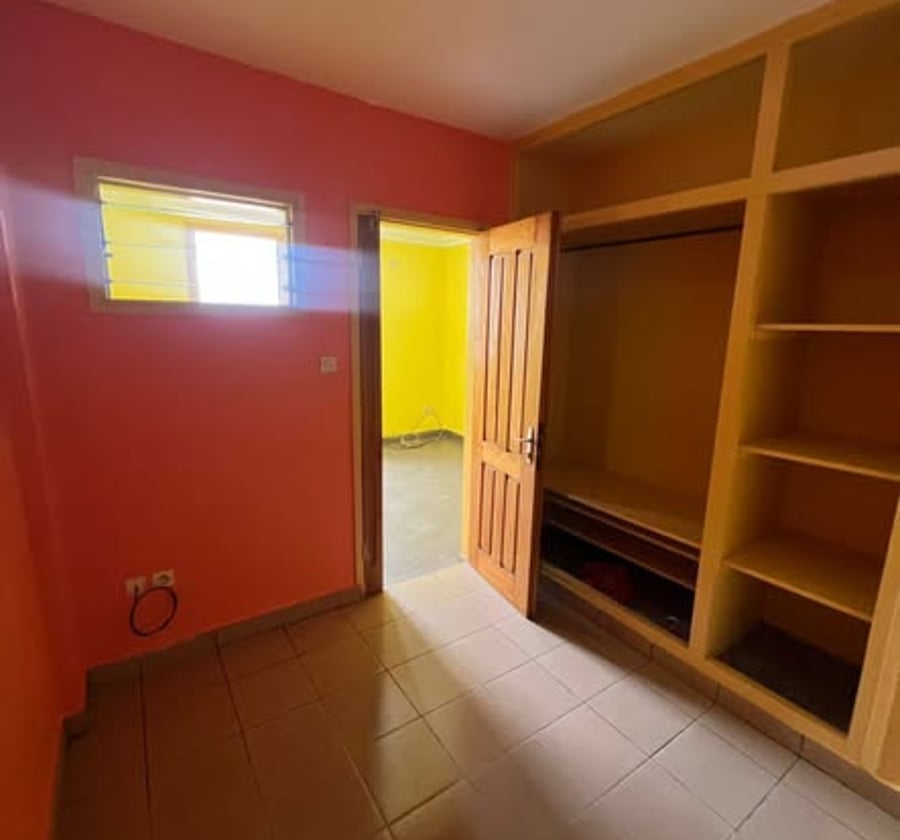 Studio moderne à louer à Nsimeyong