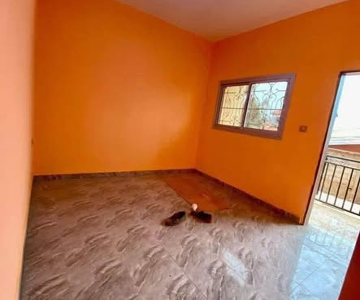 Chambre moderne à louer à Mendong