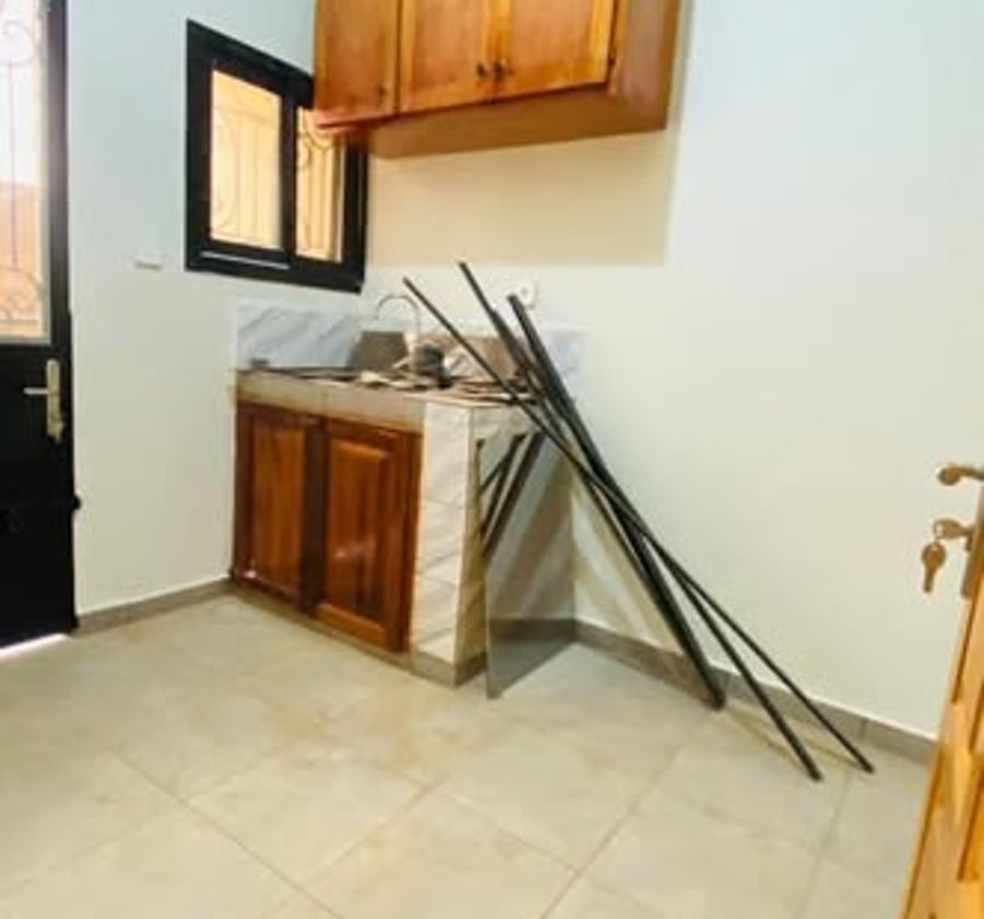 Studio moderne à louer à Biyem-Assi