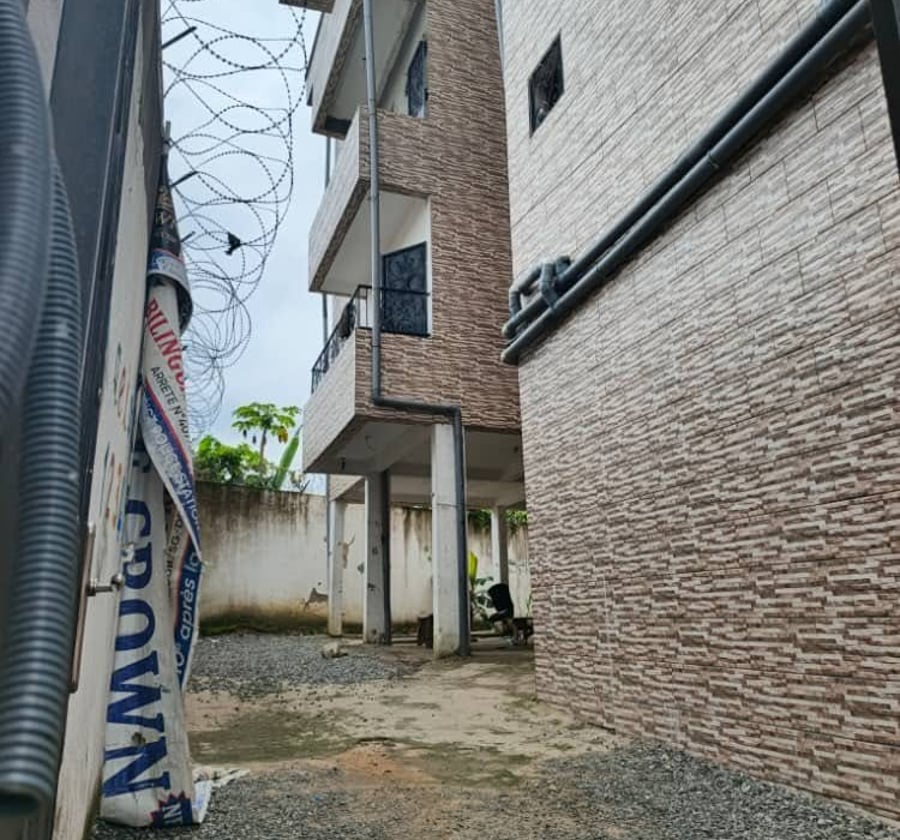 Immeuble R+3 à louer - Ndogbon