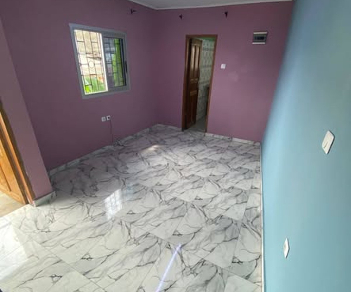 Chambre moderne à louer à Logbaba