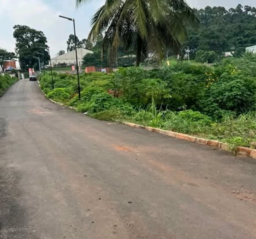 Terrain à vendre à Bastos (près du palais des congrès) - 2000 m²
