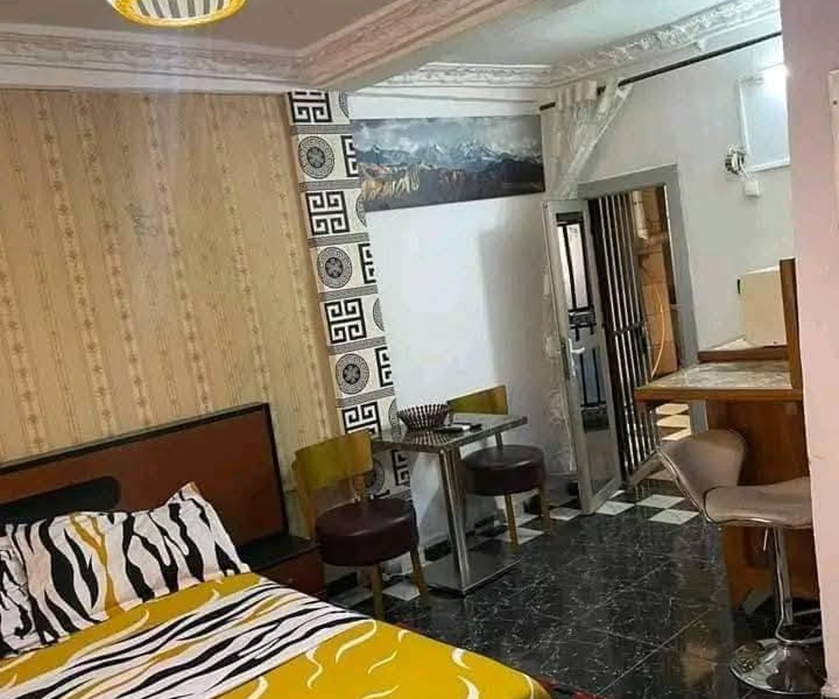 Chambre meublée – Bastos, Yaoundé