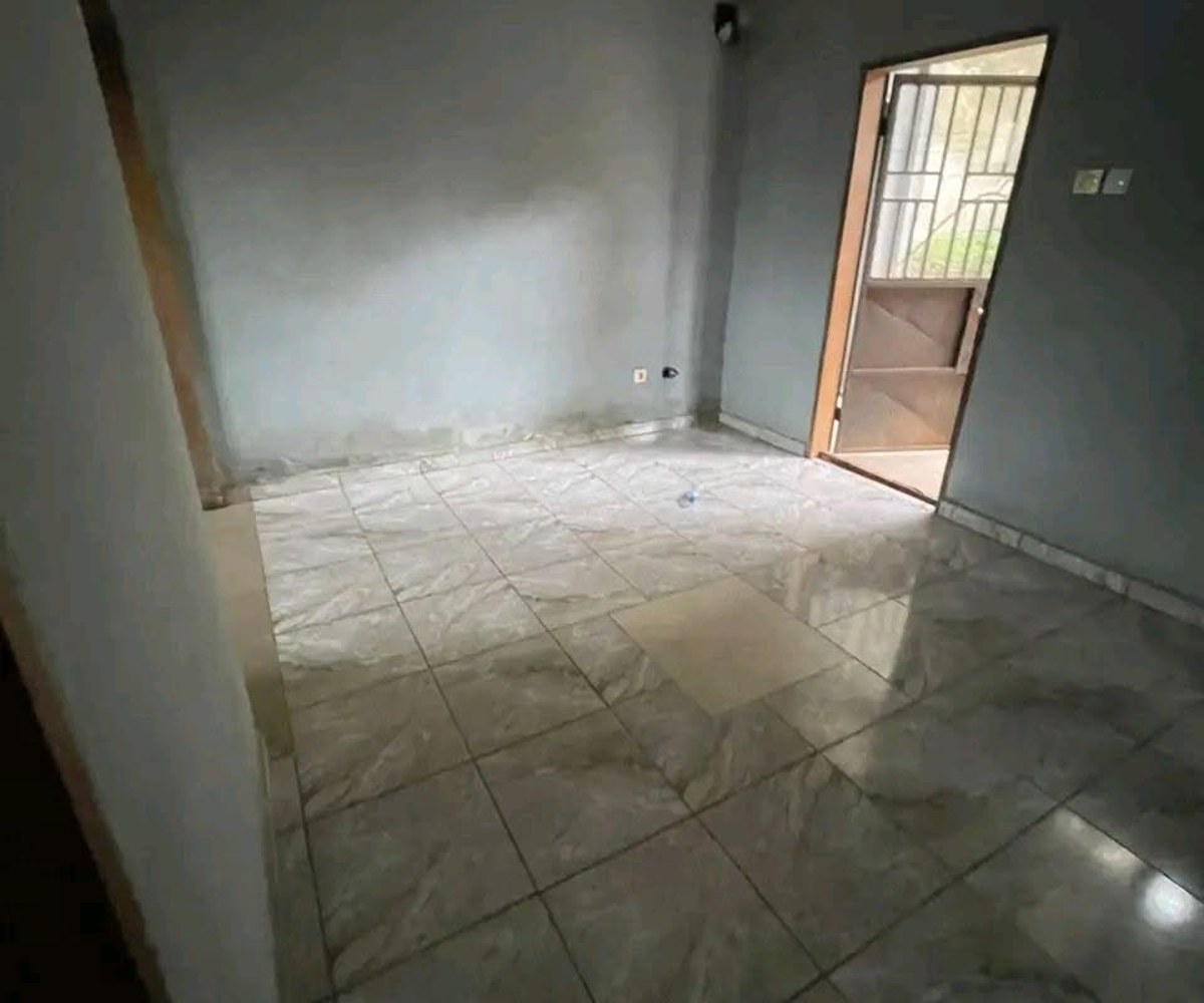 Chambre moderne 3 pièces - Omnisport, Yaoundé