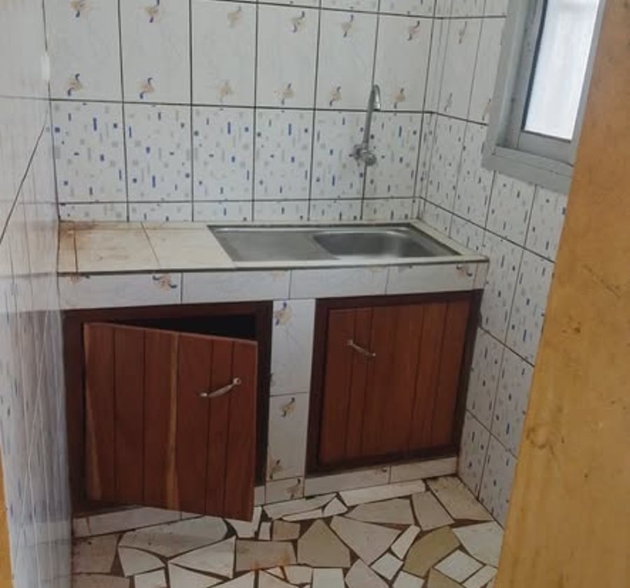 Grande chambre moderne avec 3 pièces - Nkomo, Yaoundé