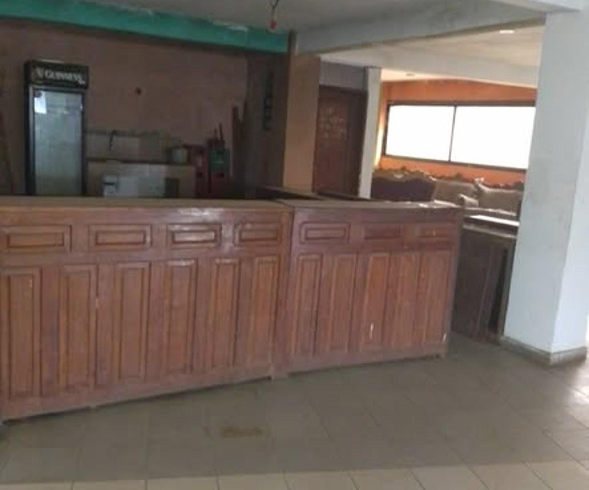 Emplacement commercial à louer à Yaoundé Centre-ville, 400 m²