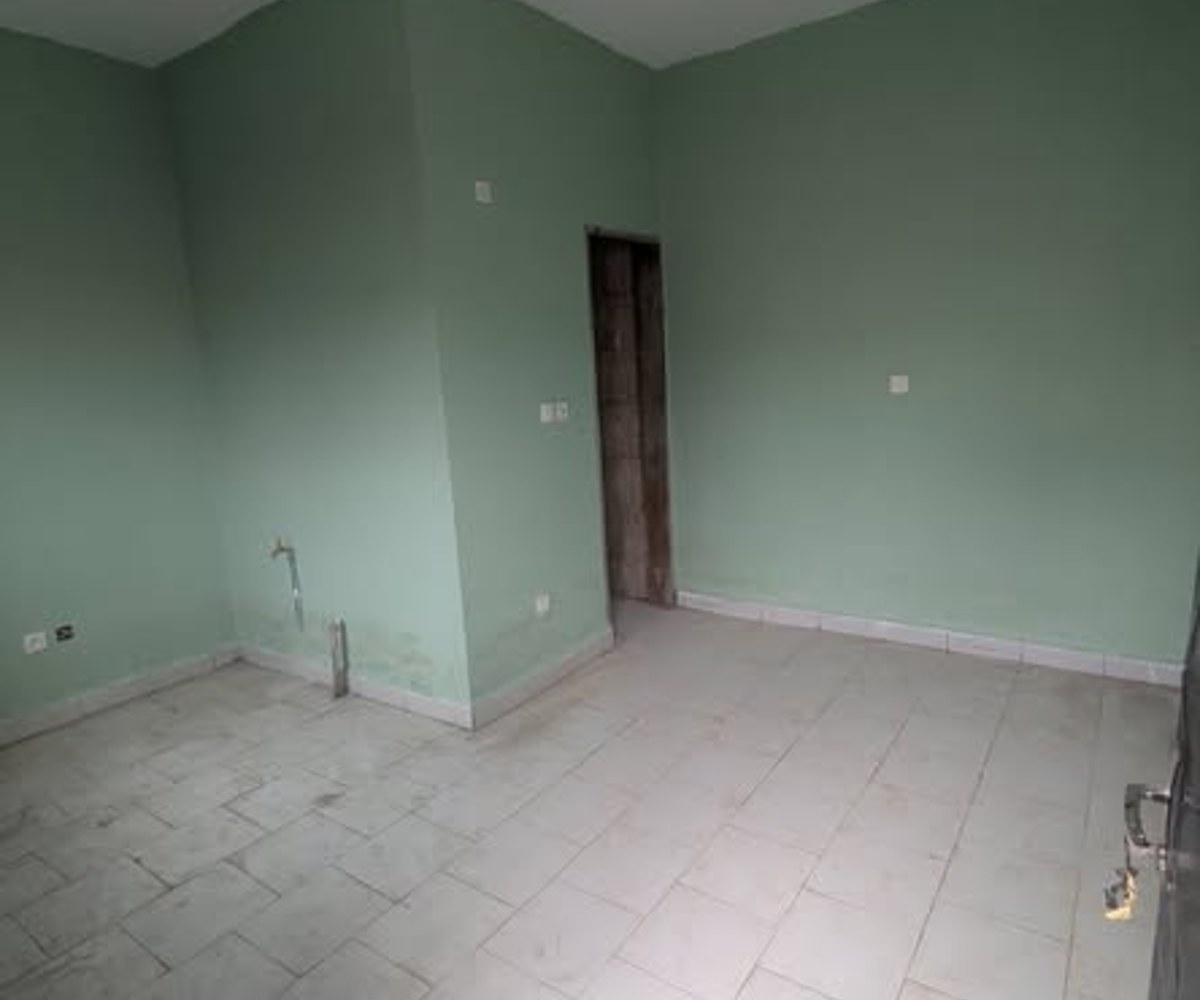Chambre moderne à Odza Petit Marché