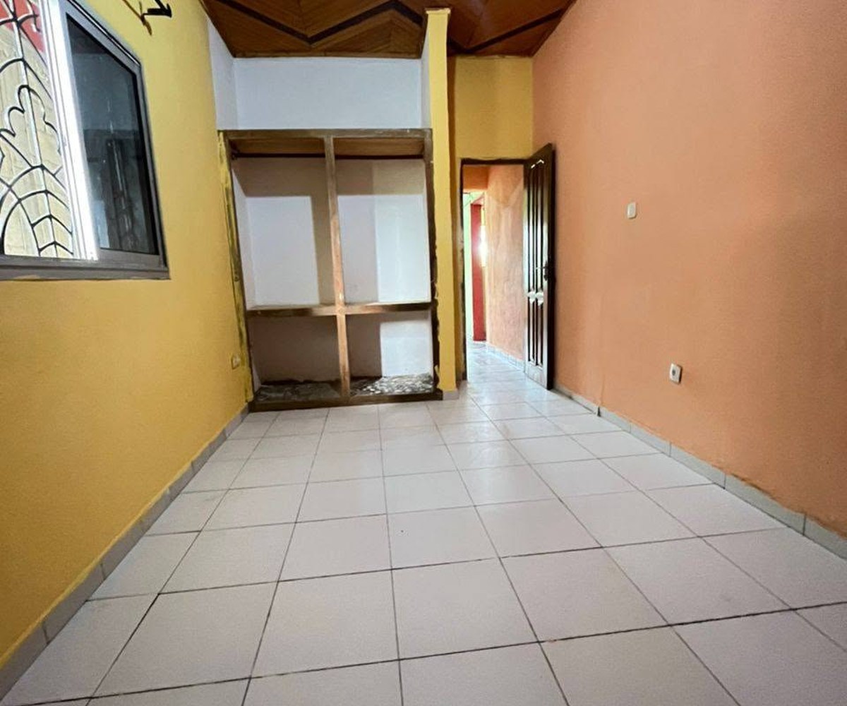 Studio moderne à louer PK 12