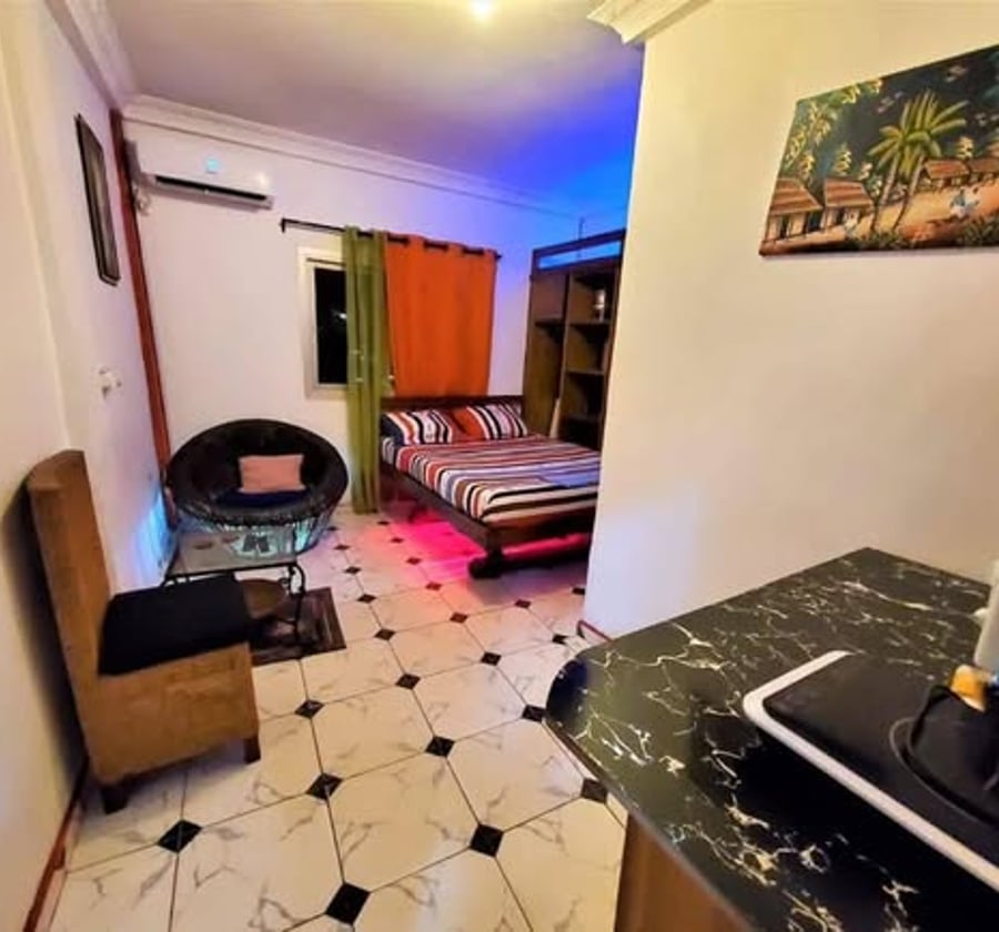 Chambre meublée à Bastos