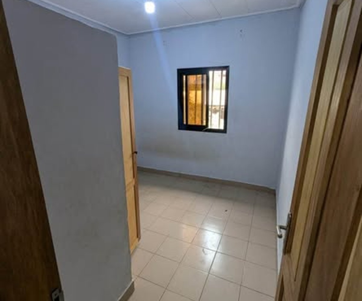 Studio moderne à Obobogo