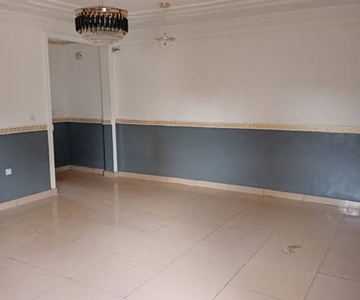 Jolie Appartement à Louer - Odza Petit Marché