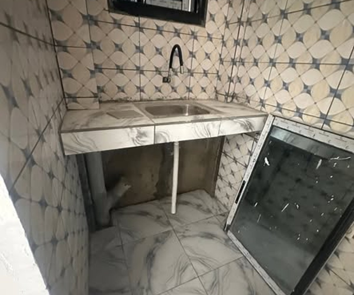 Chambre moderne 3 pièces à PK17 Douala