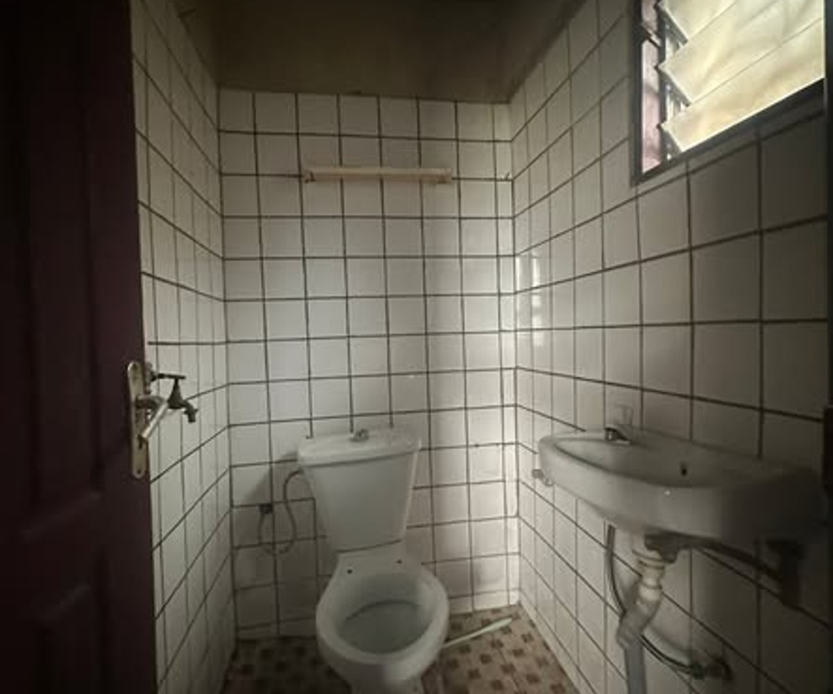 Chambre moderne 3 pièces à PK 15 Douala