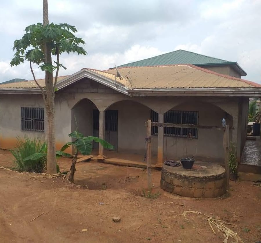 Maison à vendre à Yaoundé Nkoabang - 4 chambres