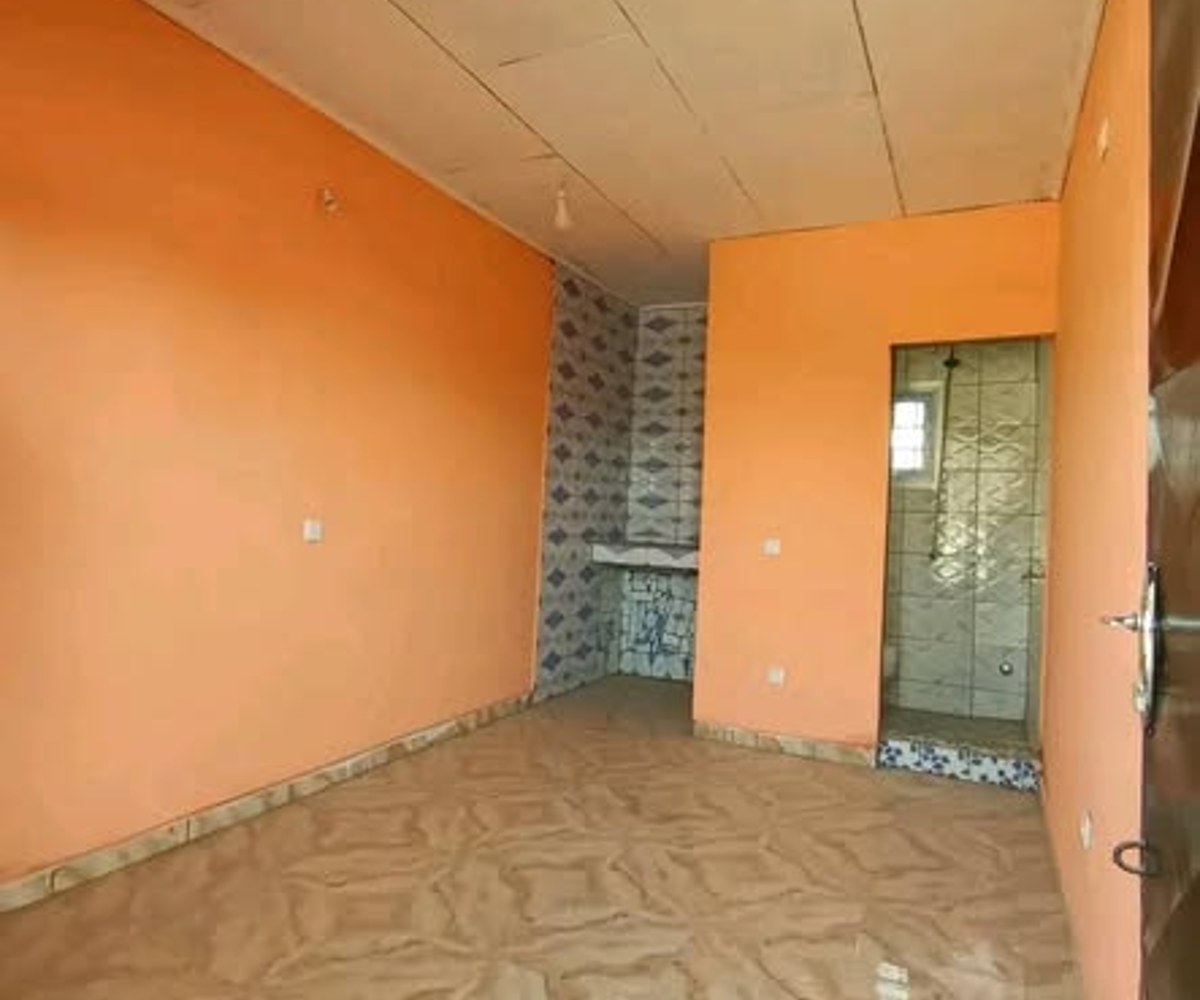Chambre moderne neuve à louer à Bonaberi