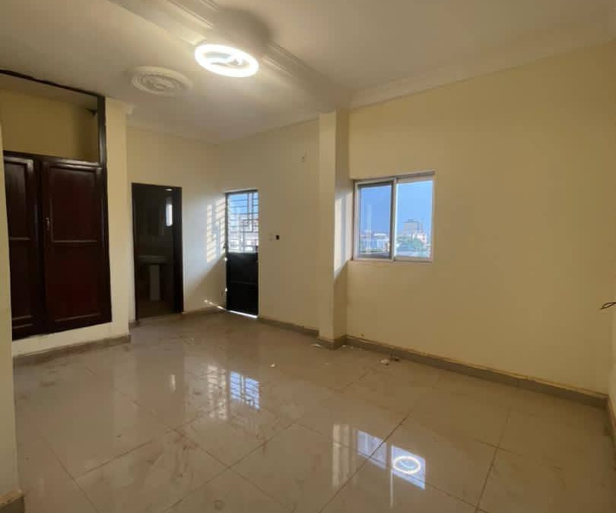 Appartement neuf 3 chambres à Mvog-Ada