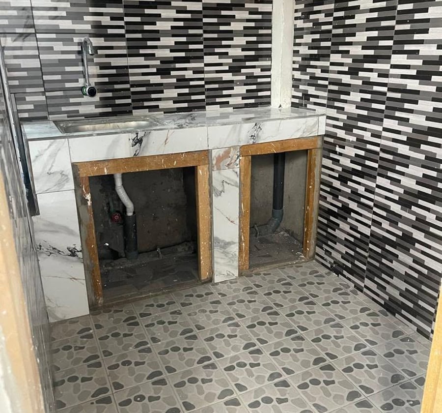 Studio moderne à louer à Bangue, Douala