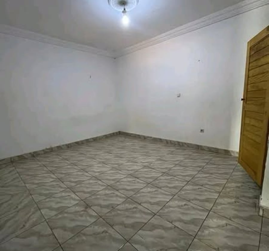 Vaste et magnifique appartement à louer à Kotto