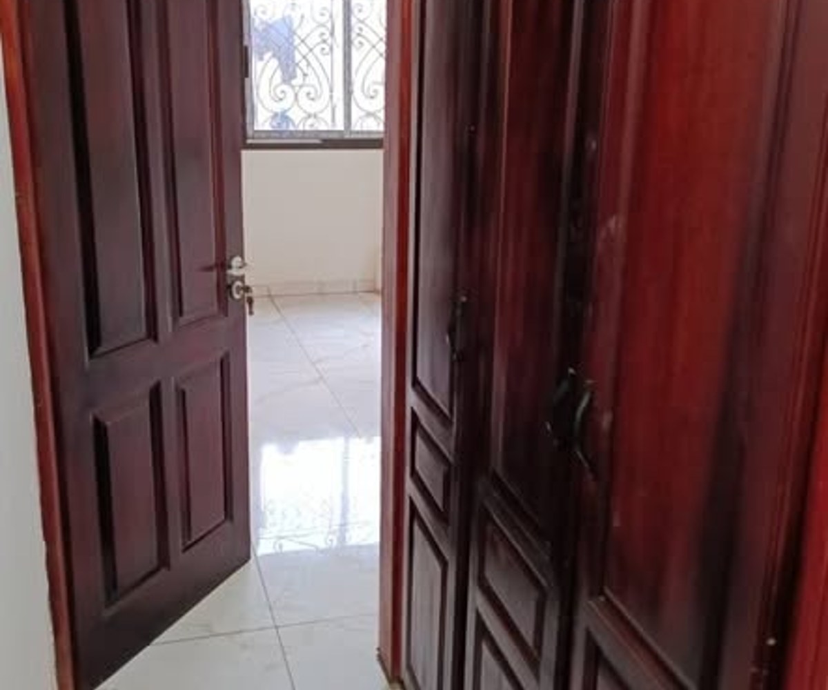 Duplex à louer à Akwa
