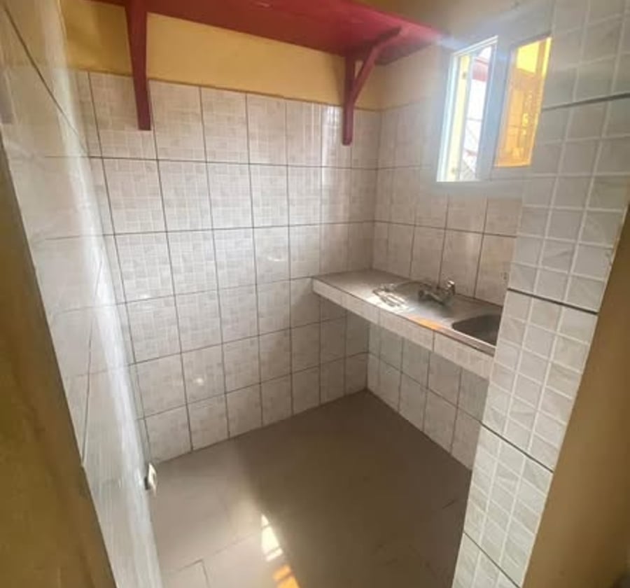 Chambre moderne avec cuisine - PK10, Douala