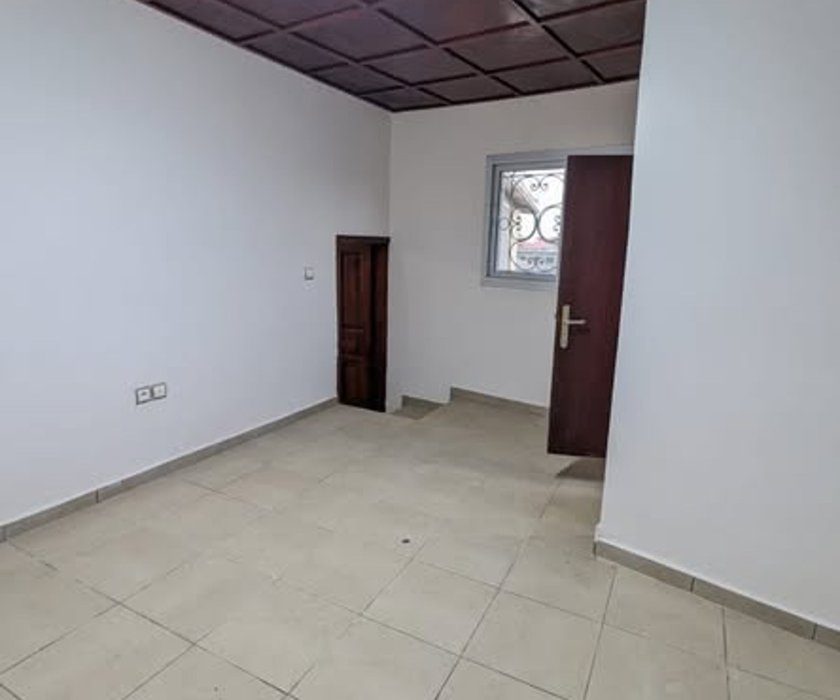 Appartement 3 chambres à louer à Odza