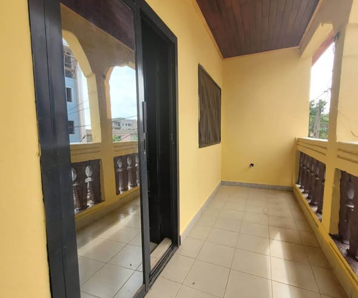 Appartement à louer à Biyem-Assi, derrière chapelle TKC
