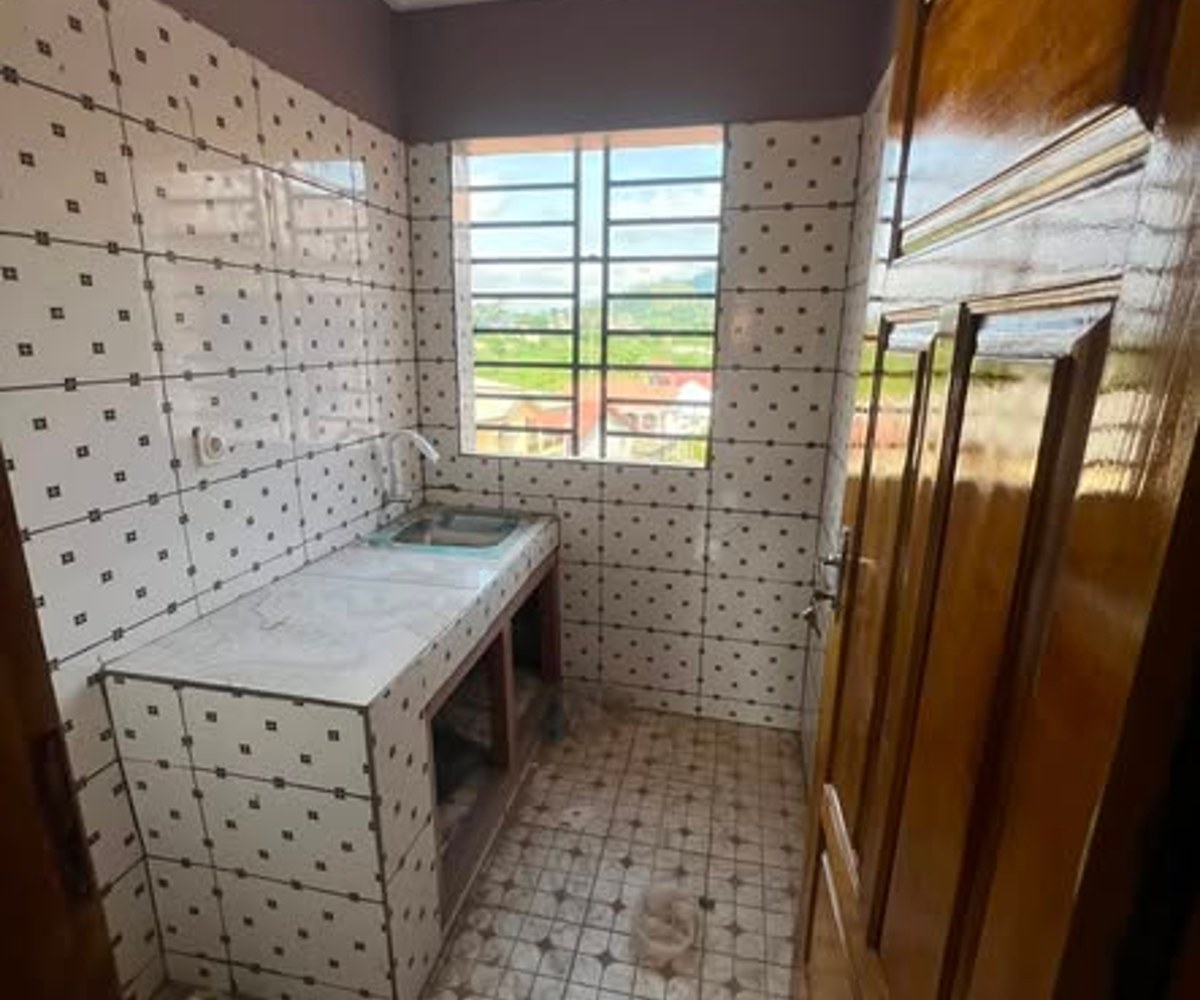 Studio moderne à louer à Mendong