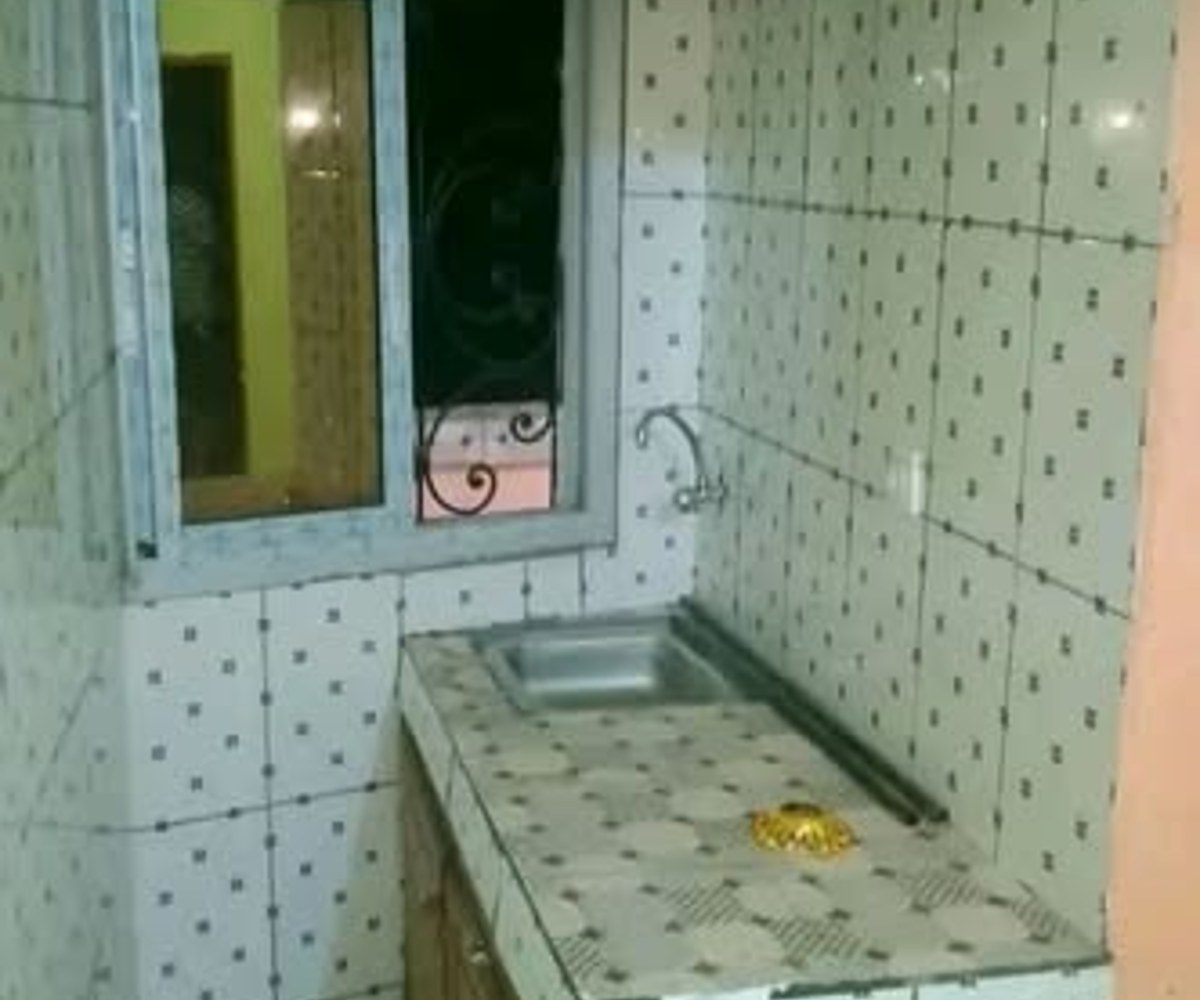 Deux chambres modernes à louer à Nkoabang