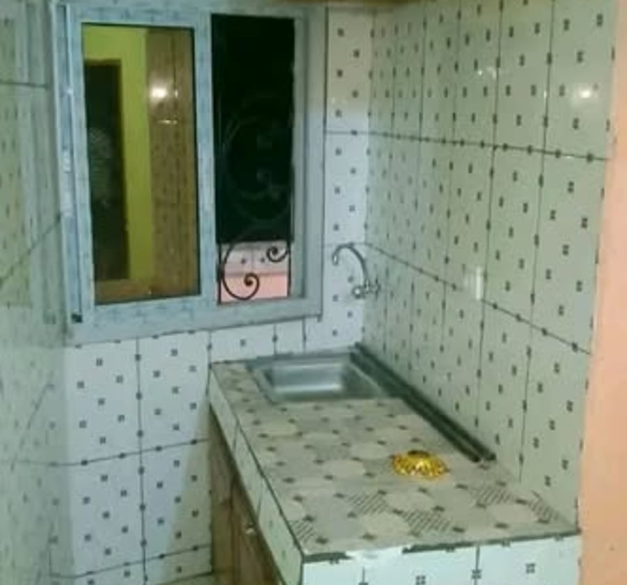 Deux chambres modernes à louer à Nkoabang