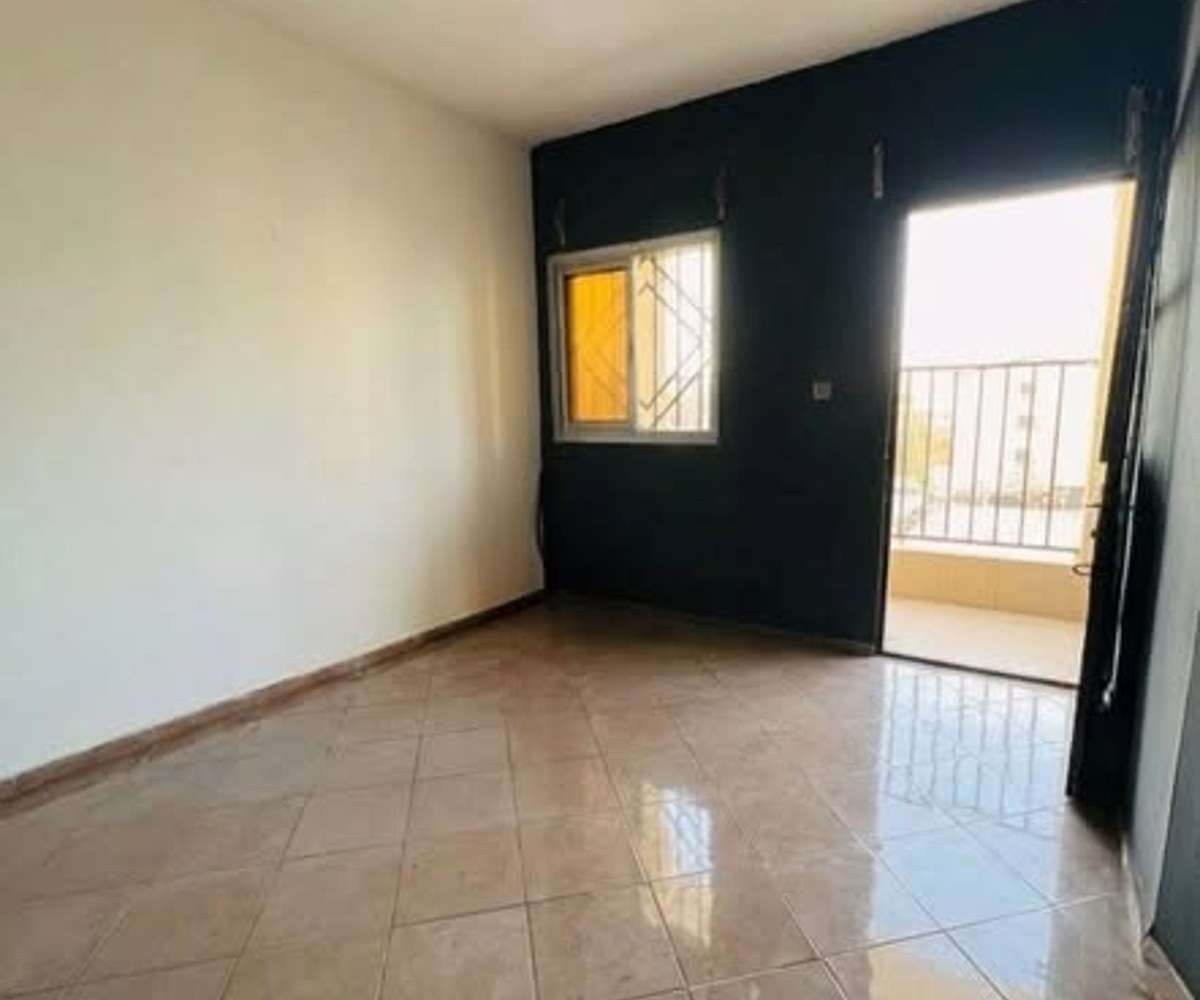 Vaste chambre moderne avec balcon commun - Ange Raphaël, Douala